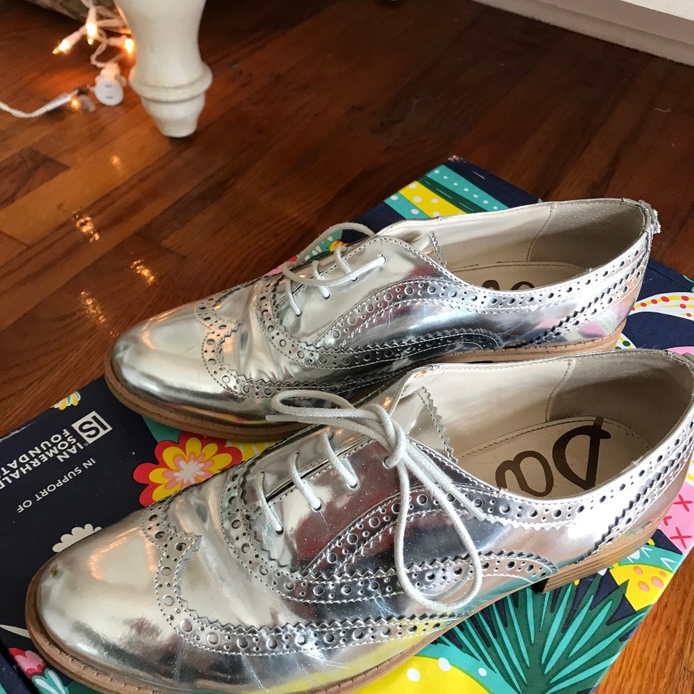 Sam Edelman Silver "Jerome" oxfords, 9.5 M